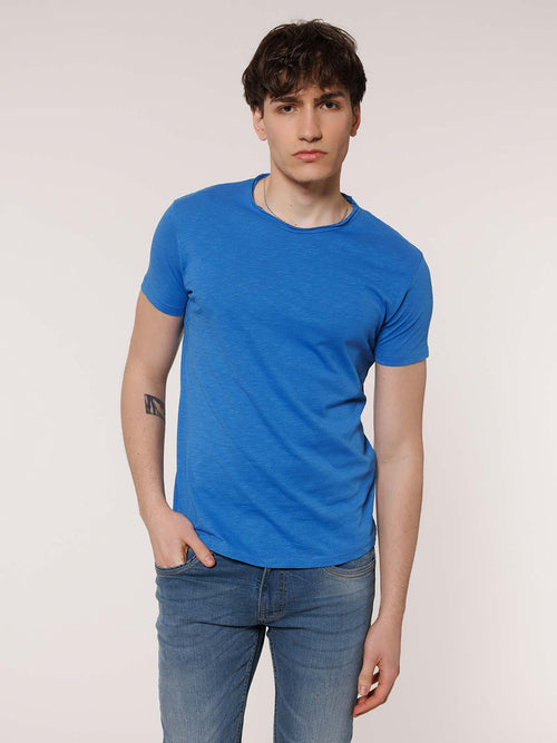 Raw cut neck T-Shirt