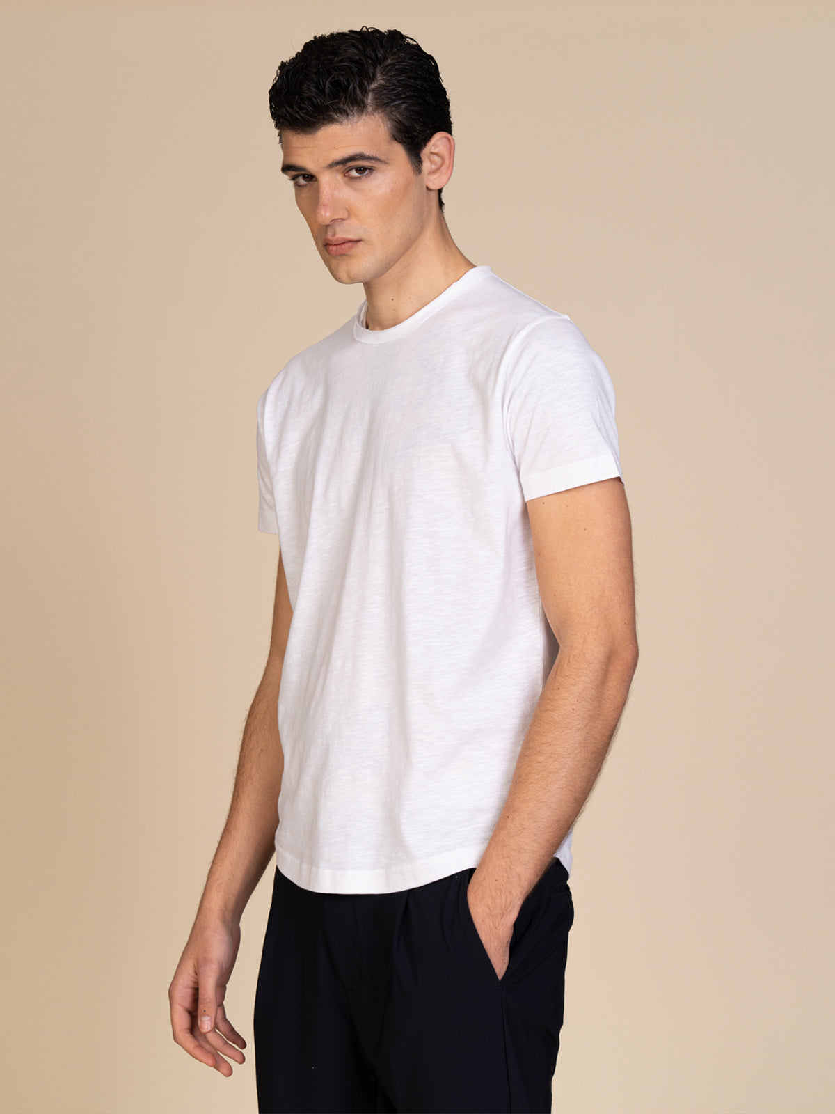 T-Shirt collo taglio vivo|Colore:Bianco