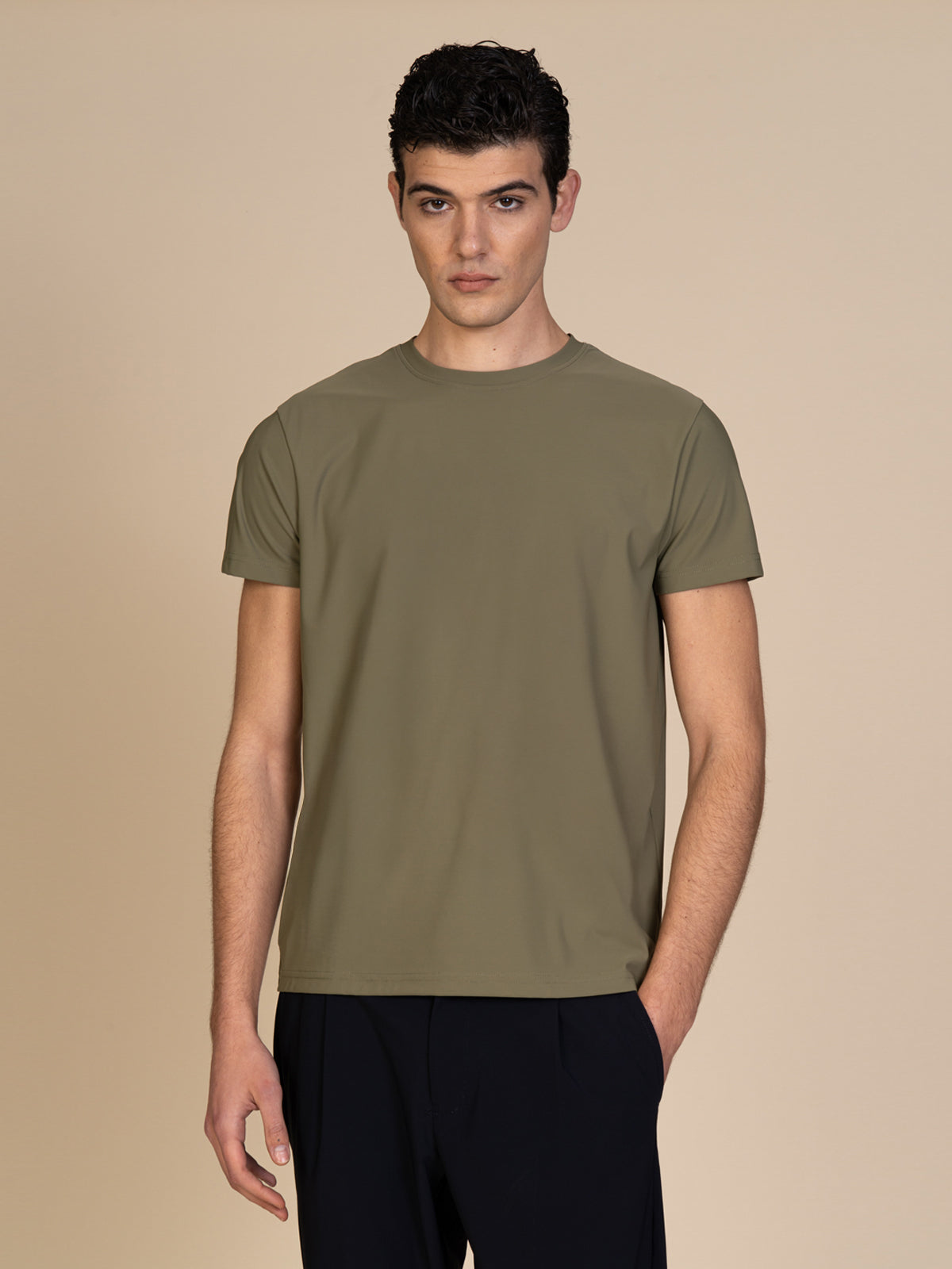 T-Shirt in tessuto tecnico|Colore:Verde militare