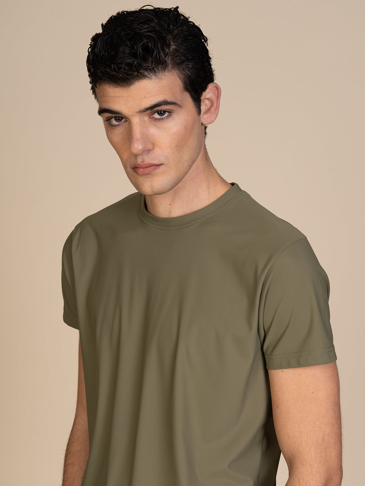 T-Shirt in tessuto tecnico|Colore:Verde militare