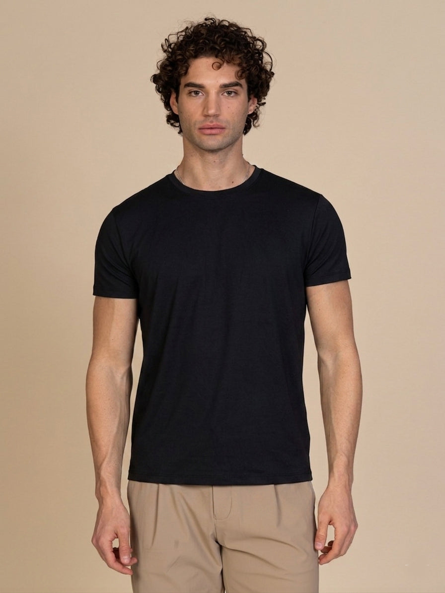 T-Shirt in tessuto tecnico|Colore:Nero